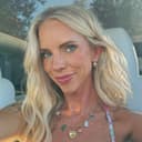 Caitlyn Neier (@caitlynneier), parenting influencer on Instagram